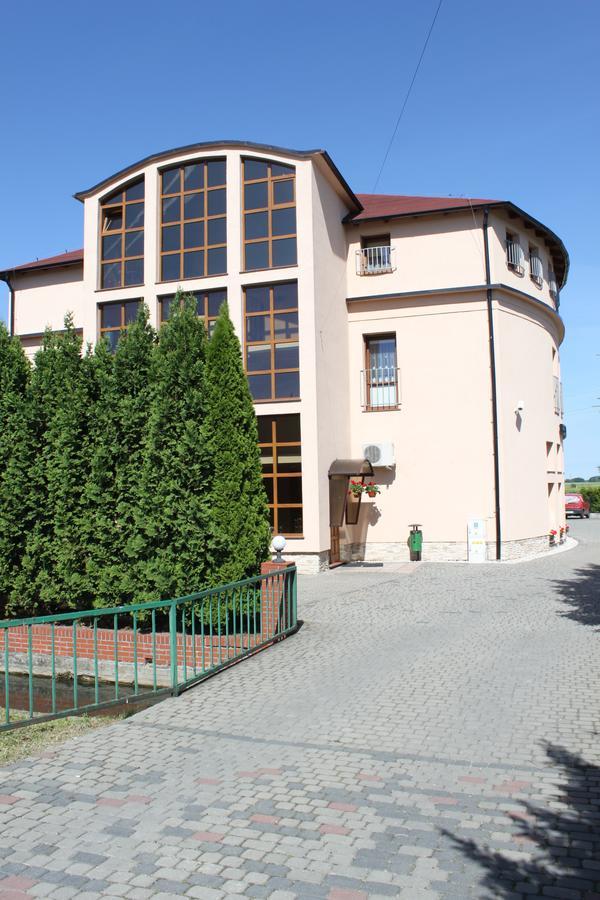 Hotel Oaza Prudnik Exteriör bild